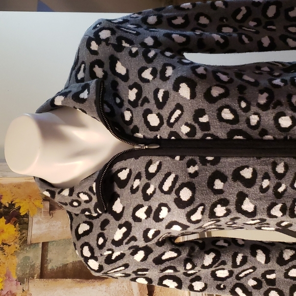 Rachel Zoe Sweater - Picture 3 of 8